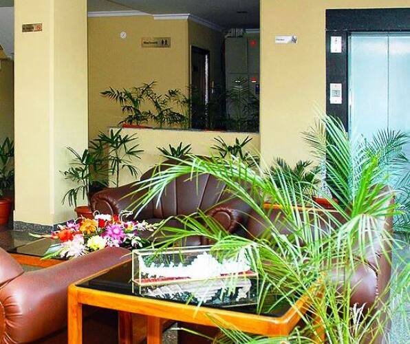 The Regent Palms Hotel, Mandi 3